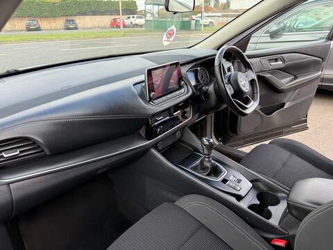 Nissan Qashqai 1.3 DIG-T MHEV Acenta Premium Euro 6 (s/s) 5dr - U80177