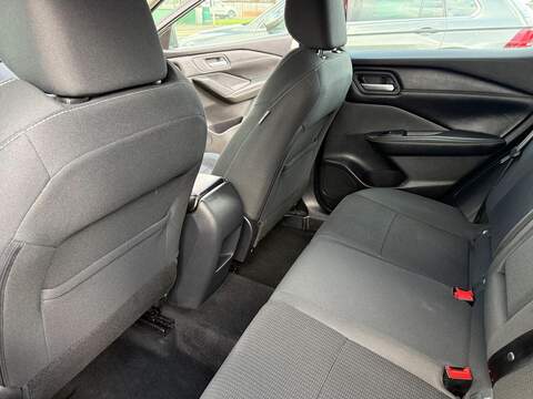 Nissan Qashqai 1.3 DIG-T MHEV Acenta Premium Euro 6 (s/s) 5dr - U80177