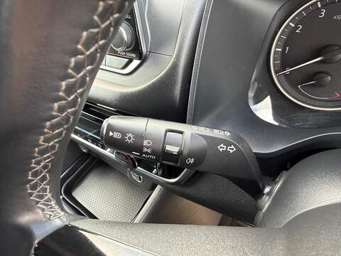 Nissan Qashqai 1.3 DIG-T MHEV Acenta Premium Euro 6 (s/s) 5dr - U80177