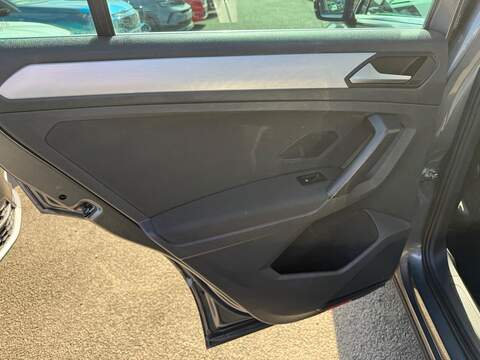 Volkswagen Tiguan TDI Match SUV 2.0 Automatic Diesel - U80181