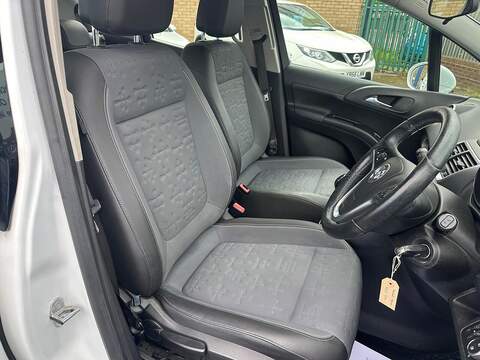 Vauxhall Meriva 1.4i Tech Line MPV 5dr Petrol Manual Euro 6 (100 ps) - U80184