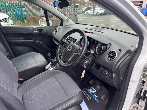 Vauxhall Meriva 1.4i Tech Line MPV 5dr Petrol Manual Euro 6 (100 ps) - U80184