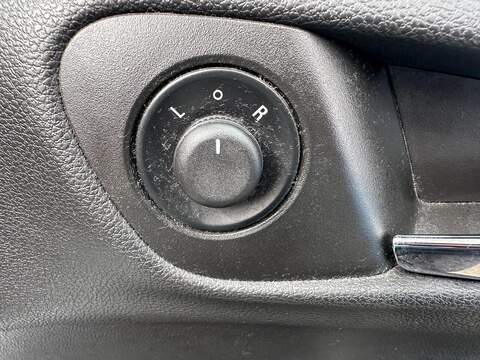 Vauxhall Meriva 1.4i Tech Line MPV 5dr Petrol Manual Euro 6 (100 ps) - U80184