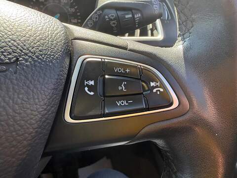 Ford Kuga 1.5 TDCi Titanium SUV 5dr Diesel Manual Euro 6 (s/s) (120 ps) - U80190