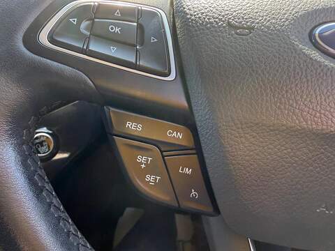 Ford Kuga 1.5 TDCi Titanium SUV 5dr Diesel Manual Euro 6 (s/s) (120 ps) - U80190
