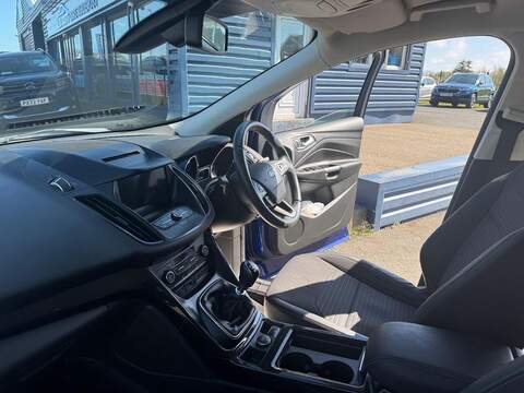 Ford Kuga 1.5 TDCi Titanium SUV 5dr Diesel Manual Euro 6 (s/s) (120 ps) - U80190