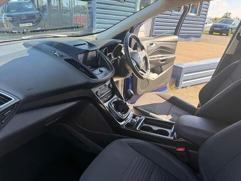 Ford Kuga 1.5 TDCi Titanium SUV 5dr Diesel Manual Euro 6 (s/s) (120 ps) - U80190