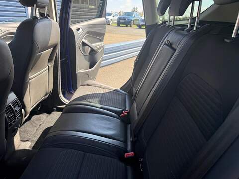 Ford Kuga 1.5 TDCi Titanium SUV 5dr Diesel Manual Euro 6 (s/s) (120 ps) - U80190