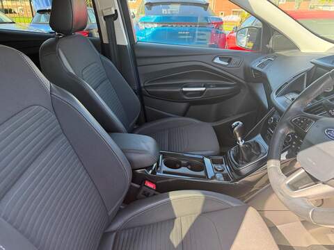 Ford Kuga 1.5 TDCi Titanium SUV 5dr Diesel Manual Euro 6 (s/s) (120 ps) - U80190