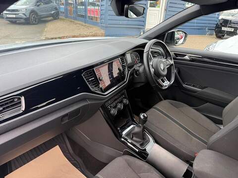 Volkswagen T-Roc 1.5 TSI EVO Black Edition SUV 5dr Petrol Manual Euro 6 (s/s) (150 ps) - U80191