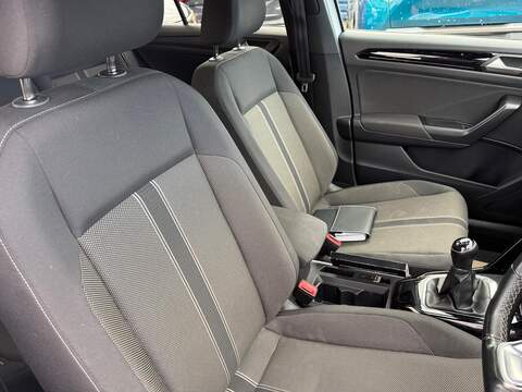 Volkswagen T-Roc 1.5 TSI EVO Black Edition SUV 5dr Petrol Manual Euro 6 (s/s) (150 ps) - U80191
