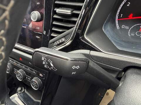 Volkswagen T-Roc 1.5 TSI EVO Black Edition SUV 5dr Petrol Manual Euro 6 (s/s) (150 ps) - U80191