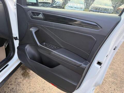 Volkswagen T-Roc 1.5 TSI R-Line DSG Euro 6 (s/s) 5dr - U80194