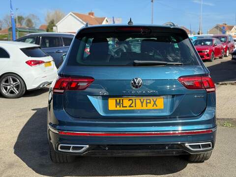 Volkswagen Tiguan 2.0 TDI R-Line DSG 4Motion Euro 6 (s/s) 5dr - U80195