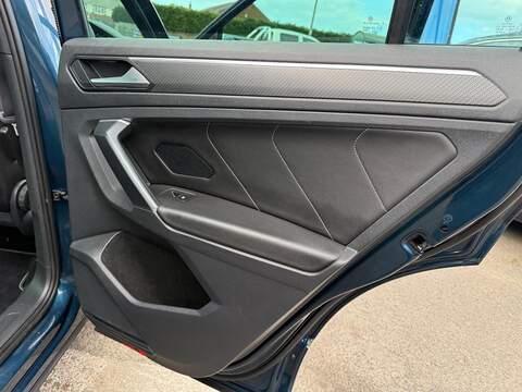 Volkswagen Tiguan 2.0 TDI R-Line DSG 4Motion Euro 6 (s/s) 5dr - U80195