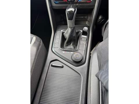 Volkswagen Tiguan 2.0 TDI R-Line DSG 4Motion Euro 6 (s/s) 5dr - U80195