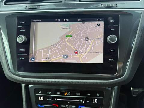 Volkswagen Tiguan 2.0 TDI R-Line DSG 4Motion Euro 6 (s/s) 5dr - U80195