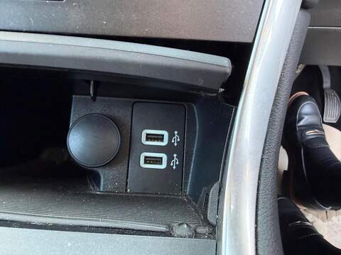 Ford Galaxy Galaxy Titanium MPV 2 Automatic Petrol Hybrid - U80197