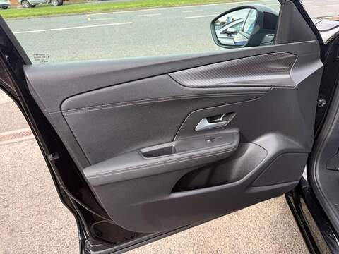 Vauxhall Mokka Electric 50kWh Ultimate Auto 5dr - U80199
