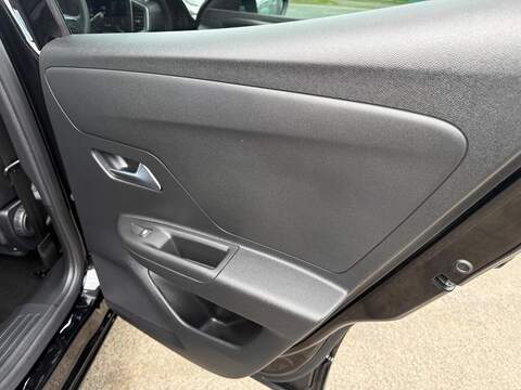 Vauxhall Mokka Electric 50kWh Ultimate Auto 5dr - U80199