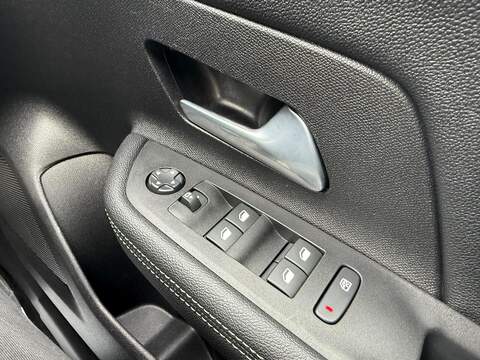 Vauxhall Mokka Electric 50kWh Ultimate Auto 5dr - U80199