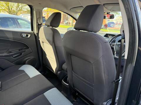 Ford EcoSport 1.5 TDCi Titanium SUV 5dr Diesel Manual 2WD Euro 5 (90 ps) - U80205