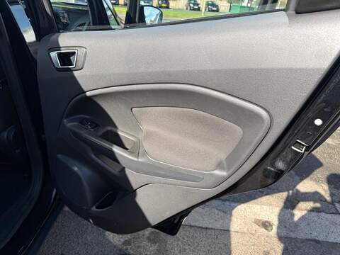Ford EcoSport 1.5 TDCi Titanium SUV 5dr Diesel Manual 2WD Euro 5 (90 ps) - U80205