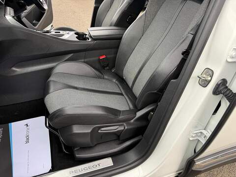 Peugeot 3008 1.2 PureTech Allure Premium + EAT Euro 6 (s/s) 5dr - U80213