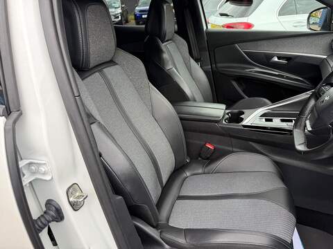 Peugeot 3008 1.2 PureTech Allure Premium + EAT Euro 6 (s/s) 5dr - U80213
