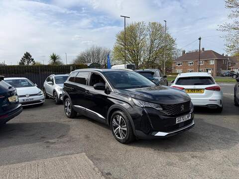 Peugeot 5008 MG ZS Exclusive SUV 1 Manual Petrol