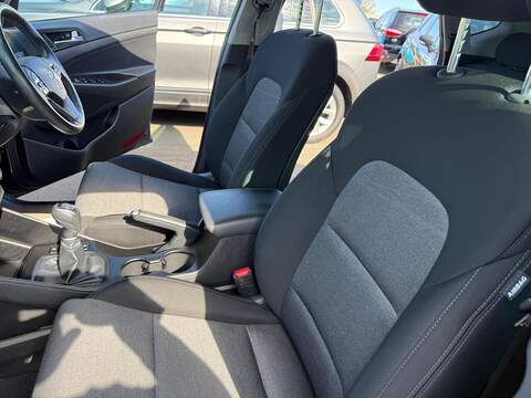 Hyundai TUCSON 1.6 GDi SE Nav SUV 5dr Petrol Manual Euro 6 (s/s) (132 ps) - U80238