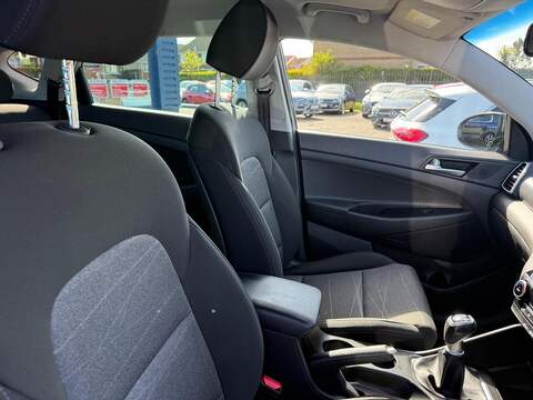 Hyundai TUCSON 1.6 GDi SE Nav SUV 5dr Petrol Manual Euro 6 (s/s) (132 ps) - U80238