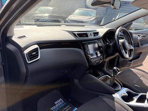 Nissan Qashqai Acenta Premium SUV 1.5 Manual Diesel - U80243
