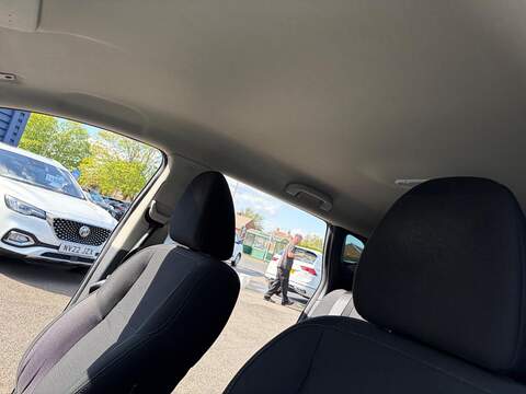 Nissan Qashqai Acenta Premium SUV 1.5 Manual Diesel - U80243