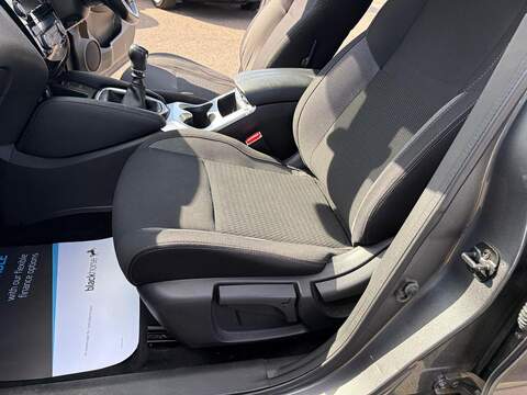 Nissan Qashqai Acenta Premium SUV 1.5 Manual Diesel - U80243