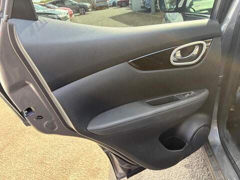 Nissan Qashqai Acenta Premium SUV 1.5 Manual Diesel - U80243