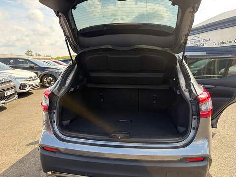 Nissan Qashqai Acenta Premium SUV 1.5 Manual Diesel - U80243