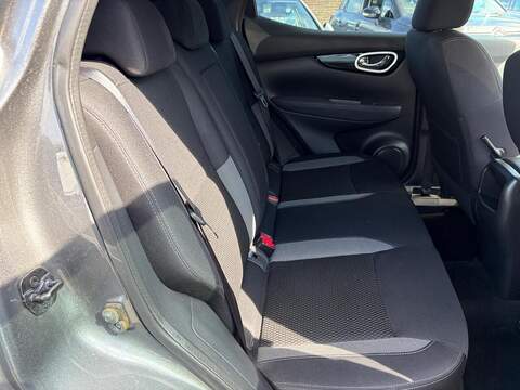 Nissan Qashqai Acenta Premium SUV 1.5 Manual Diesel - U80243