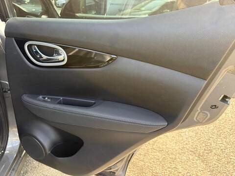 Nissan Qashqai Acenta Premium SUV 1.5 Manual Diesel - U80243