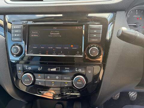 Nissan Qashqai Acenta Premium SUV 1.5 Manual Diesel - U80243