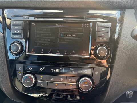 Nissan Qashqai Acenta Premium SUV 1.5 Manual Diesel - U80243