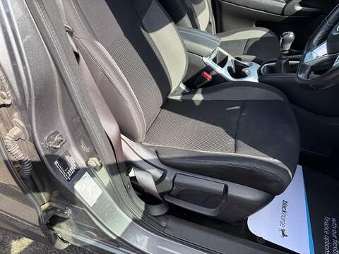 Nissan Qashqai Acenta Premium SUV 1.5 Manual Diesel - U80243