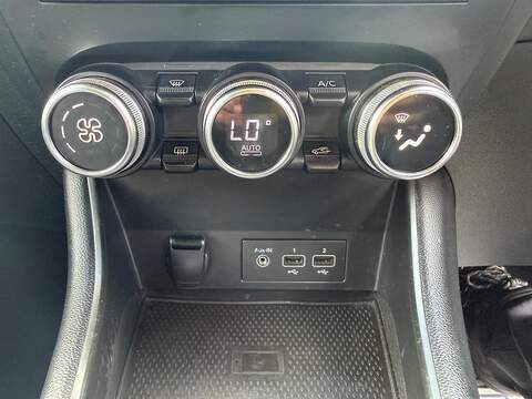 Renault Captur 1.0 TCe S Edition SUV 5dr Petrol Manual Euro 6 (s/s) (100 ps) - U80244