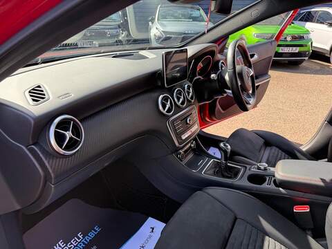 Mercedes-Benz A Class 2.1 A200d AMG Line (Premium) Hatchback 5dr Diesel Manual Euro 6 (s/s) (136 ps) - U80246