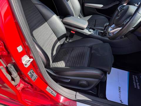 Mercedes-Benz A Class 2.1 A200d AMG Line (Premium) Hatchback 5dr Diesel Manual Euro 6 (s/s) (136 ps) - U80246