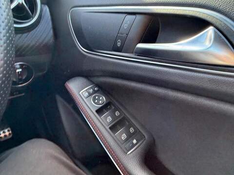 Mercedes-Benz A Class 2.1 A200d AMG Line (Premium) Hatchback 5dr Diesel Manual Euro 6 (s/s) (136 ps) - U80246