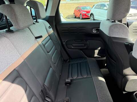 Citroen C3 Aircross 1.2 PureTech Shine Plus EAT6 Euro 6 (s/s) 5dr SUV 1.2 Automatic Petrol - U80250