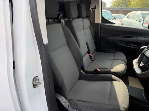 Peugeot Partner 1.5 BlueHDi 950 Professional Long Panel Van 6dr Diesel Manual LWB Euro 6 (s/s) (100 bhp) - U80251