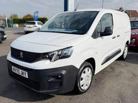 Peugeot Partner 3008 Allure Premium + SUV 1 Automatic Petrol