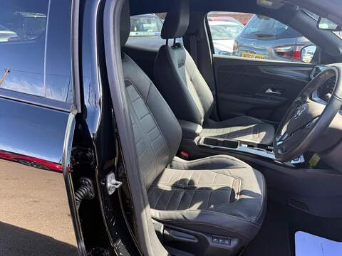 Vauxhall Mokka Electric 50kWh Ultimate Auto 5dr - U80256